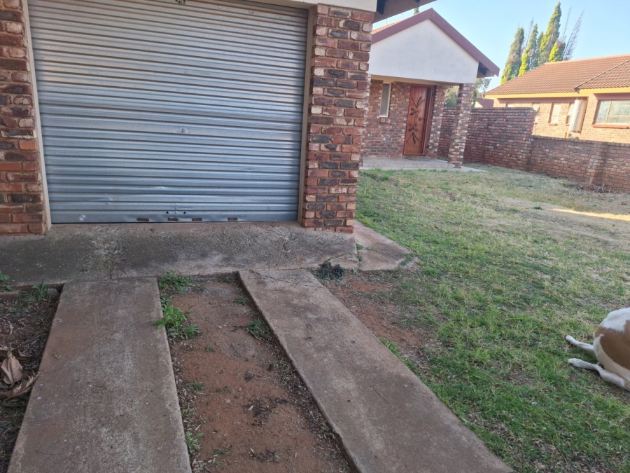 2 Bedroom Property for Sale in Dassie Rand North West